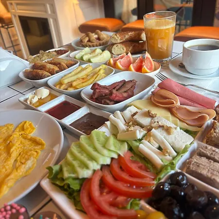 Taksim Hotel *