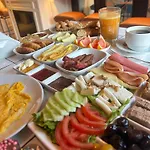 Taksim Hotel *